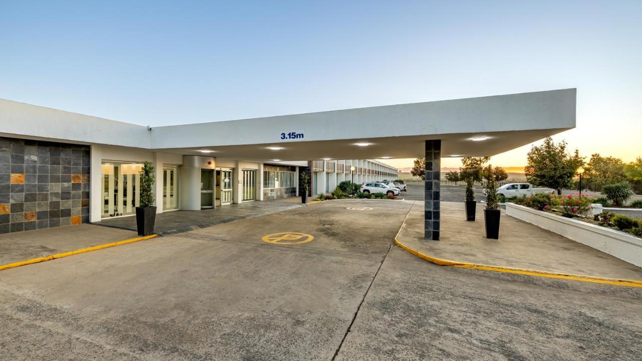 African Sky Harrismith Inn Exterior photo